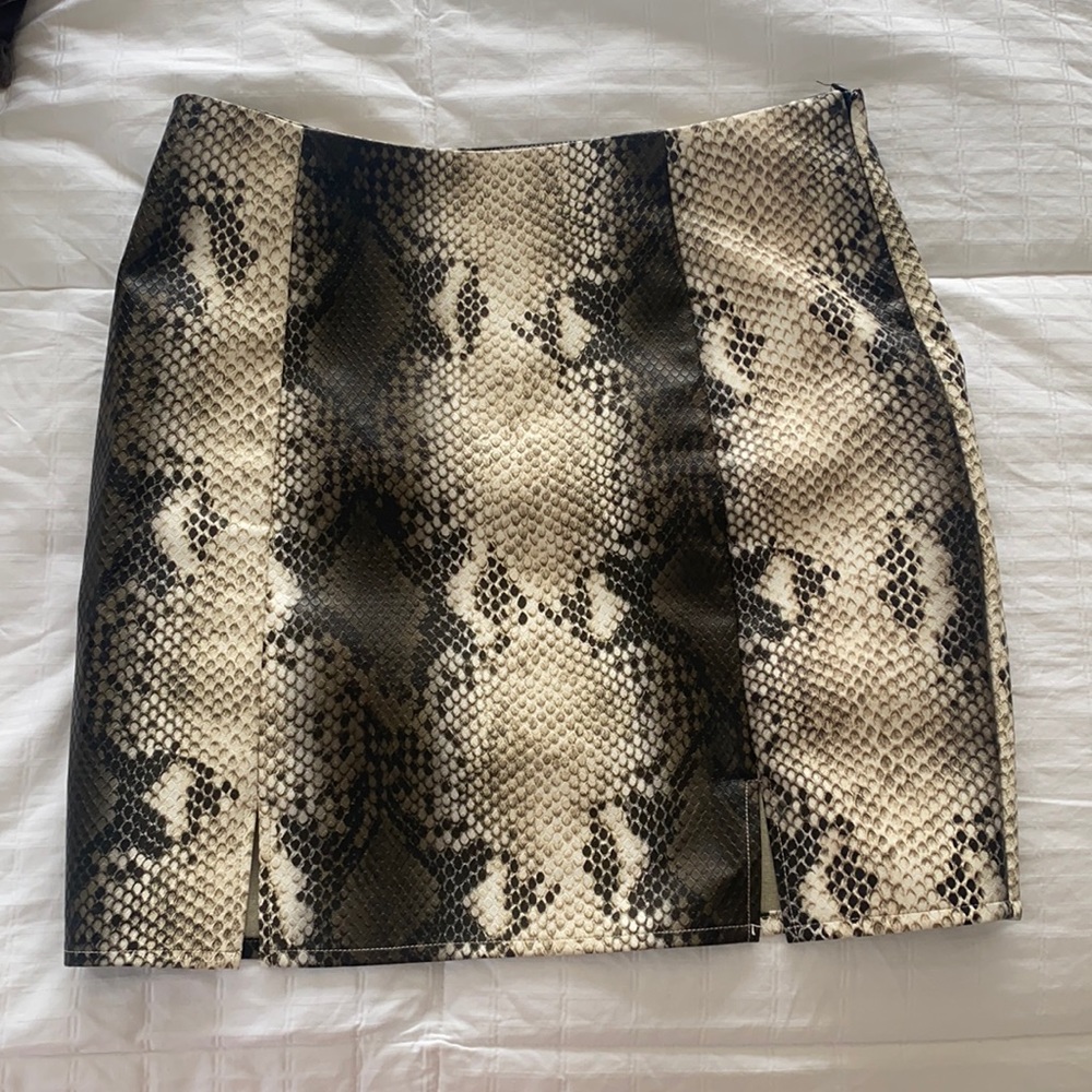 NWOT Faux Leather Snakeskin Skirt w/ slits